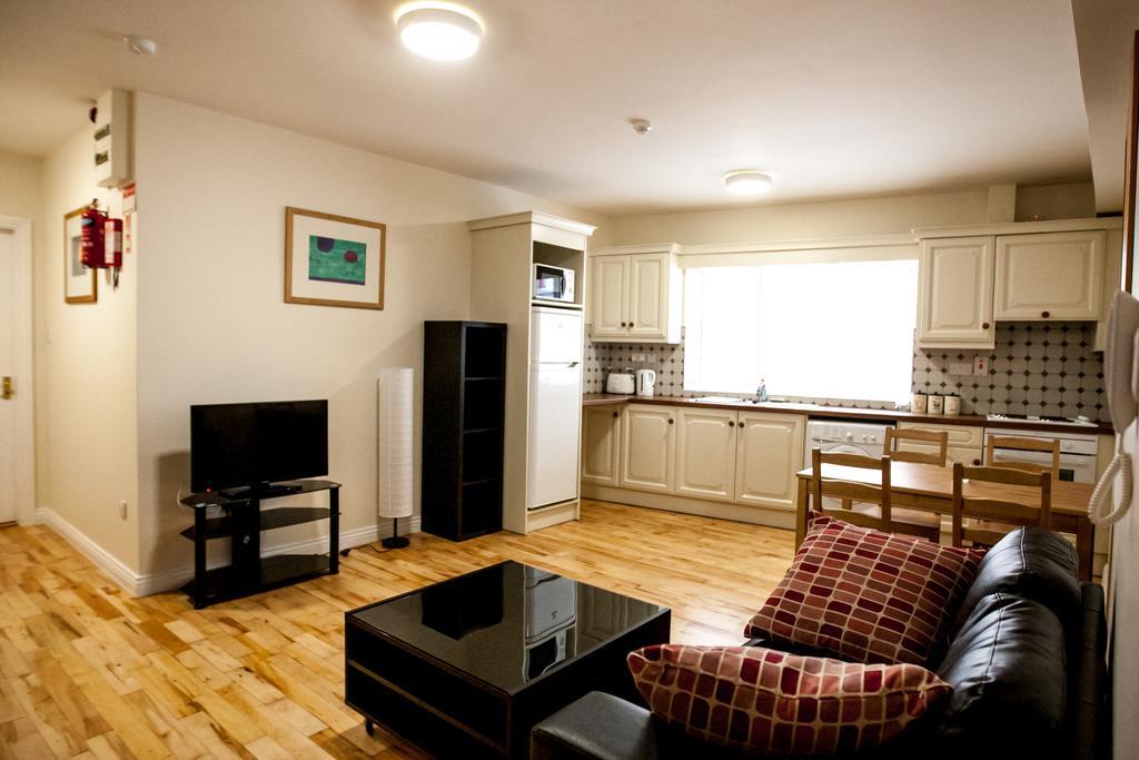 Dominick Street Apartments 戈尔韦 外观 照片