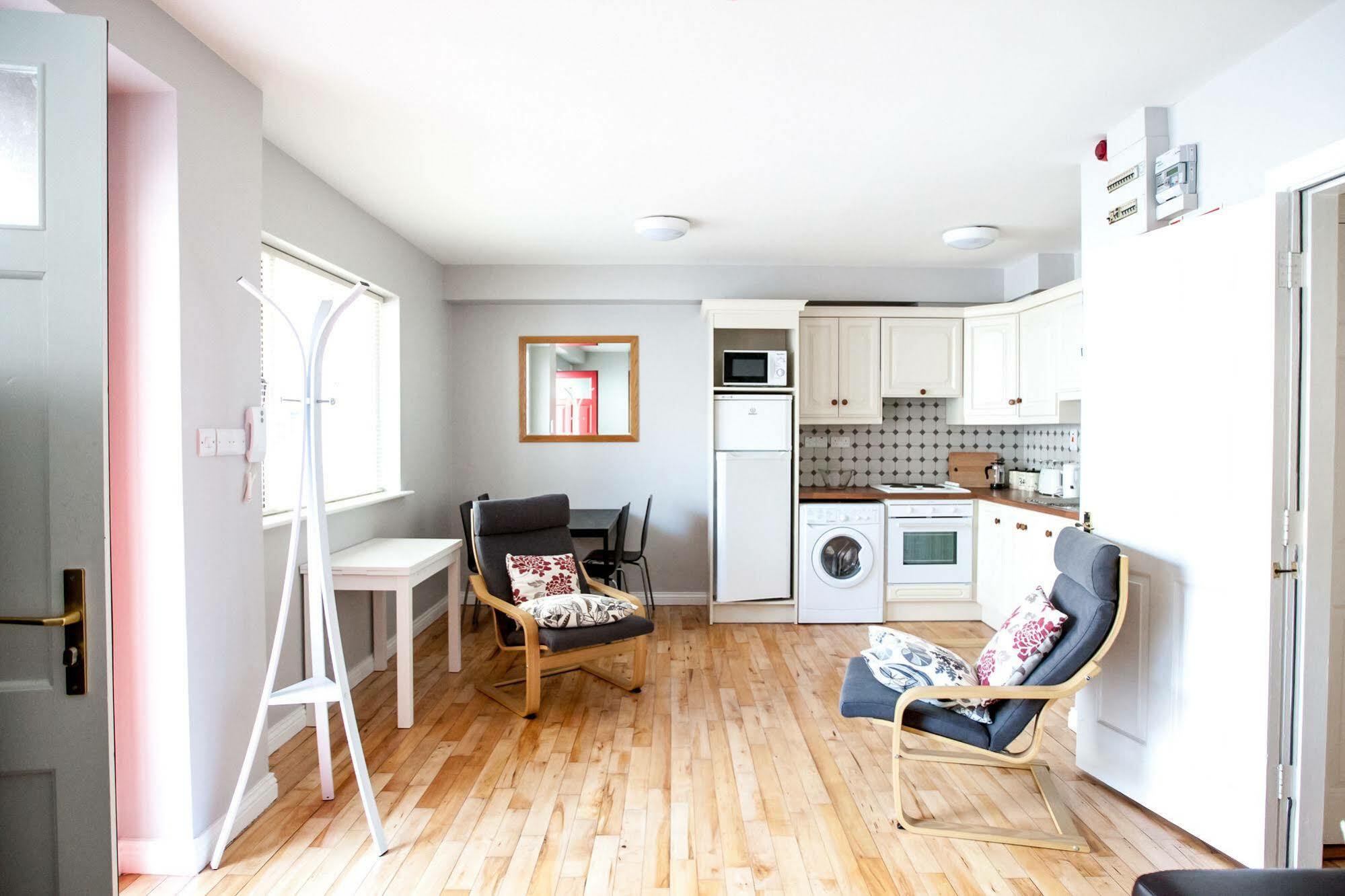 Dominick Street Apartments 戈尔韦 外观 照片
