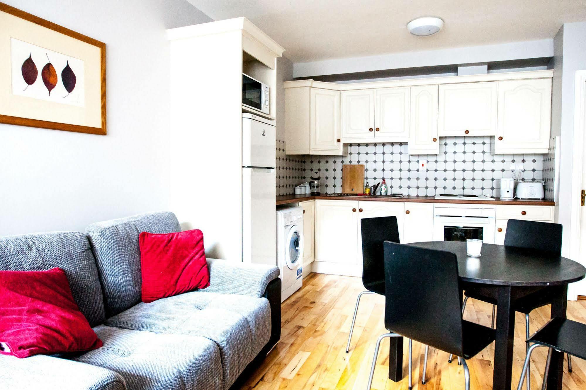 Dominick Street Apartments 戈尔韦 外观 照片