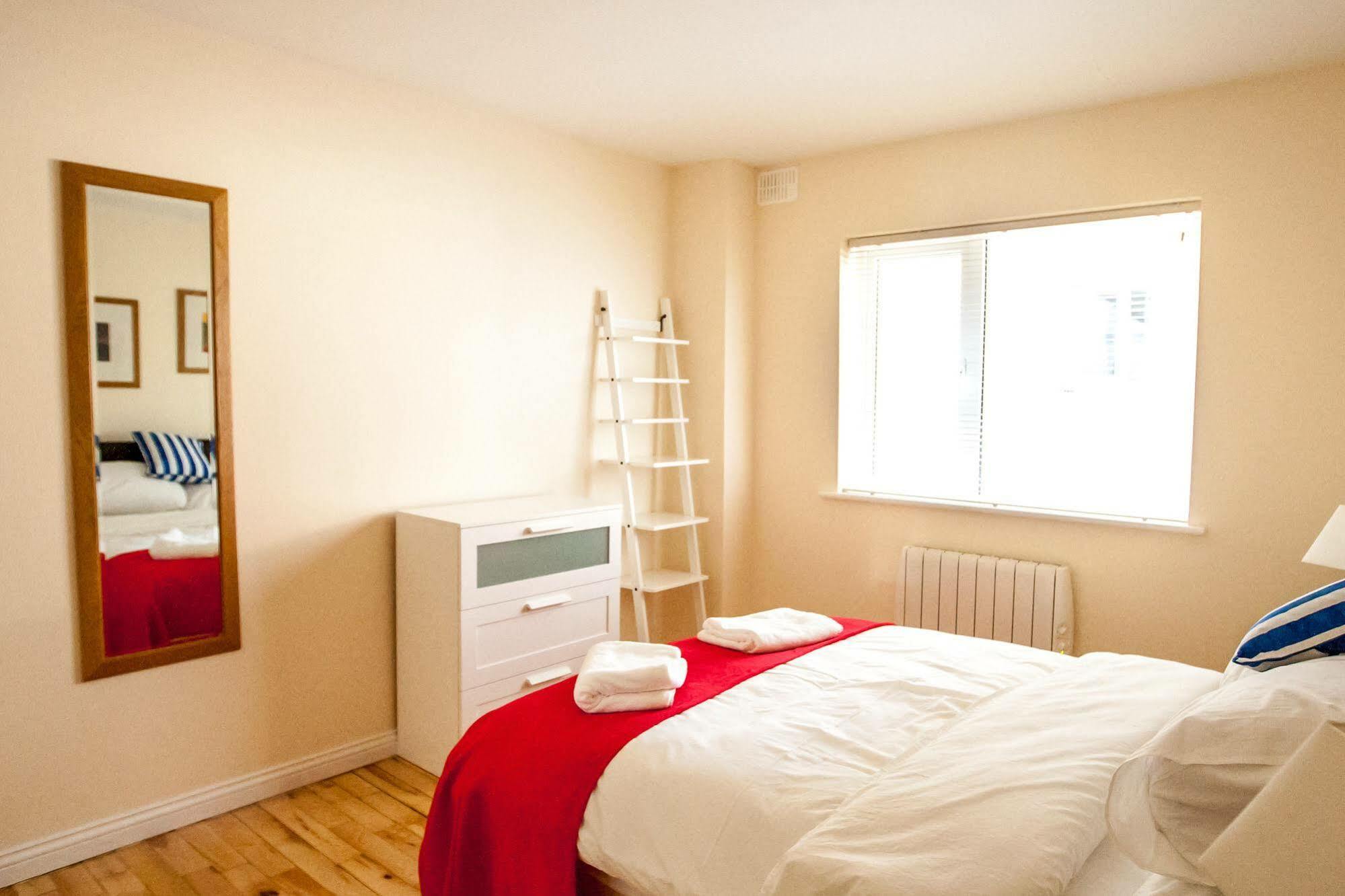 Dominick Street Apartments 戈尔韦 外观 照片